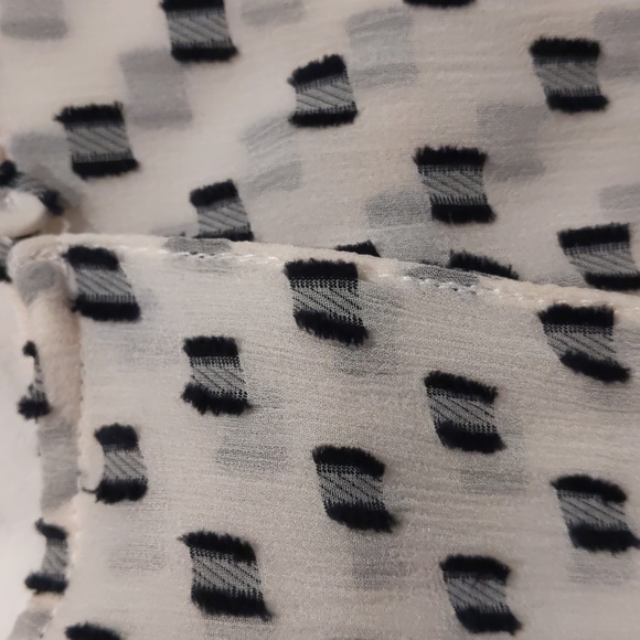 NWT BCBG Silk Blend Cocktail Dress with Ruffle Sleeves Size 10 - Picture 12 of 12